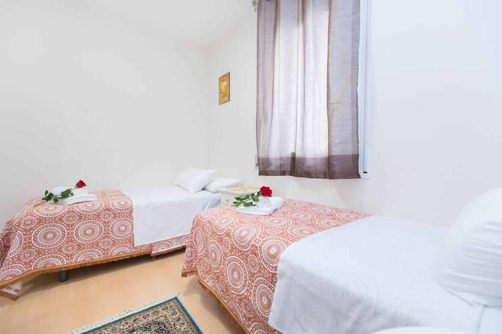 Stay Barcelona Central Apartments Esterno foto